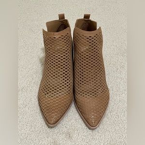 Dolce Vita Bianca Saddle Leather Nubuck Booties size 8.5